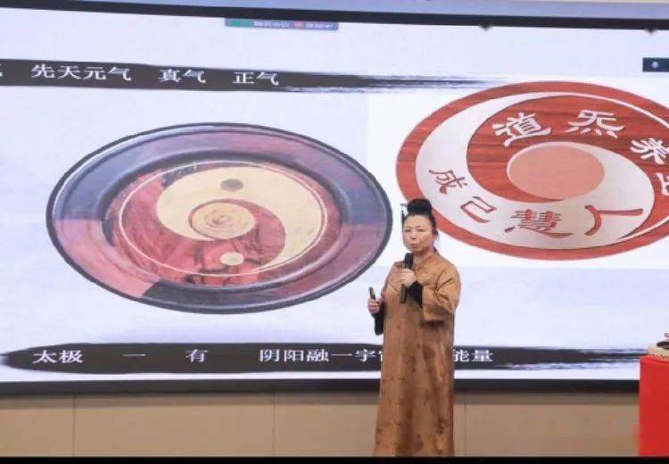 刘伯温白小姐期期准准,刘伯温白小姐期期准准的预测智慧