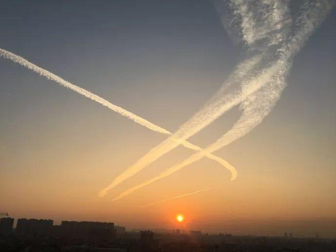 天下天空彩免费资料大全百度,探索天下天空彩，免费资料的深度解析与百度检索指南