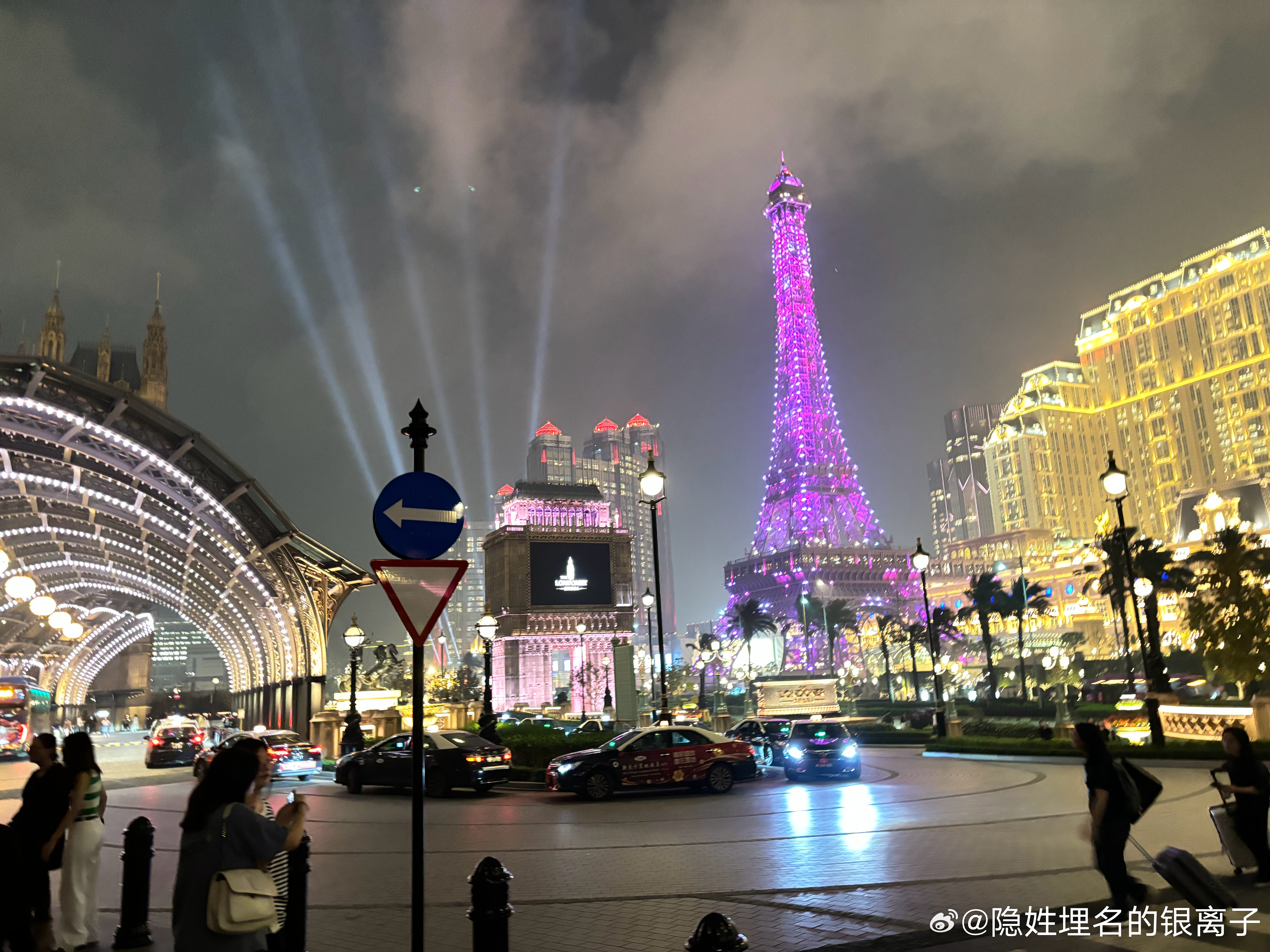 2o24新澳门正版挂牌,探索新澳门，正版挂牌的机遇与挑战