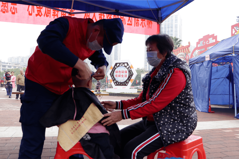澳门雷锋心水论坛,澳门雷锋心水论坛，传承雷锋精神，共筑美好社区